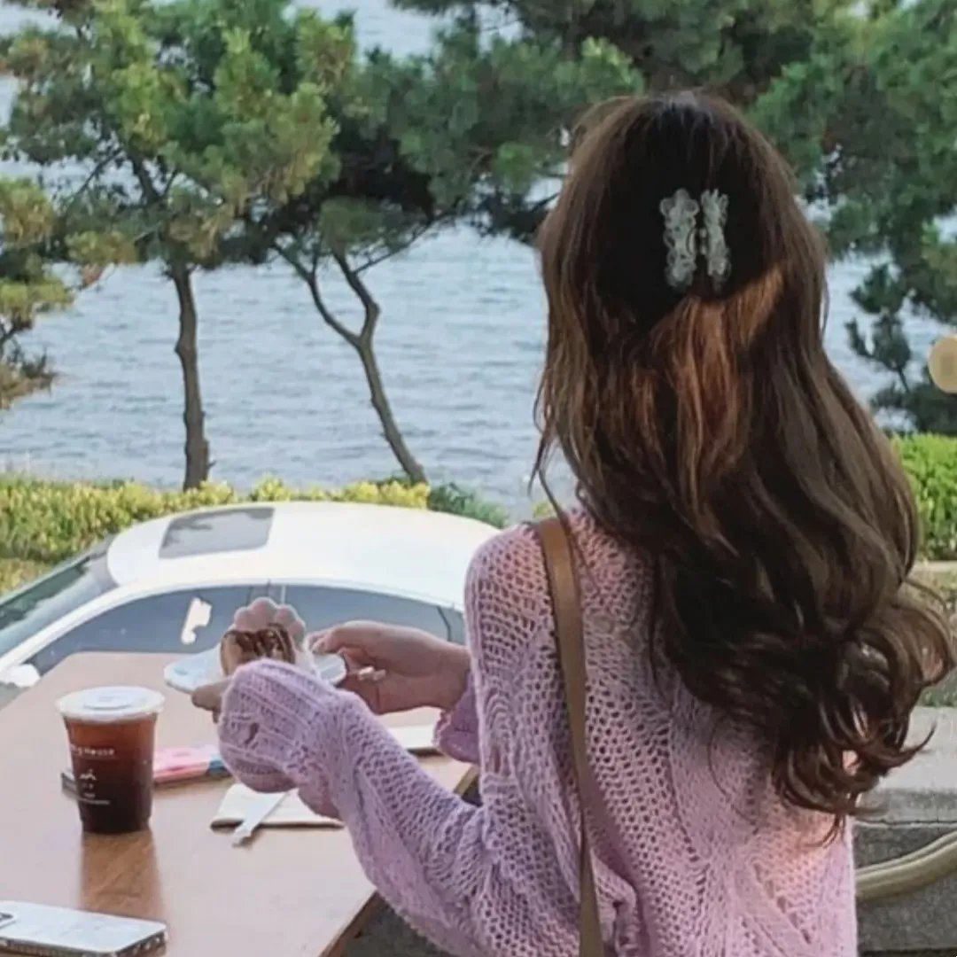 血红溅白纱